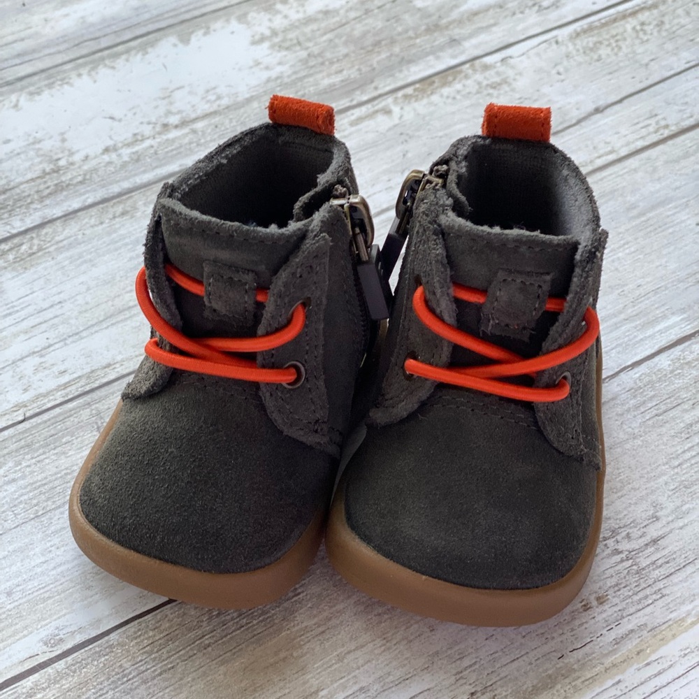 NWT Ugg Kristjan Olive Suede Chukka Boots